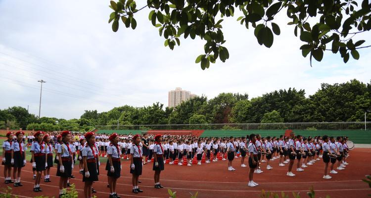 拥抱朝气蓬勃的少年（阳光、梦想和勇气）