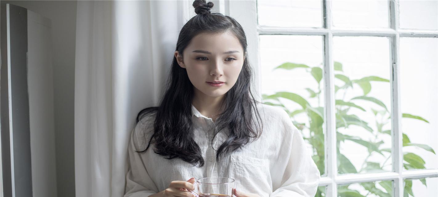 聪明女人的传奇故事（她用智慧解决难题，成就非凡）