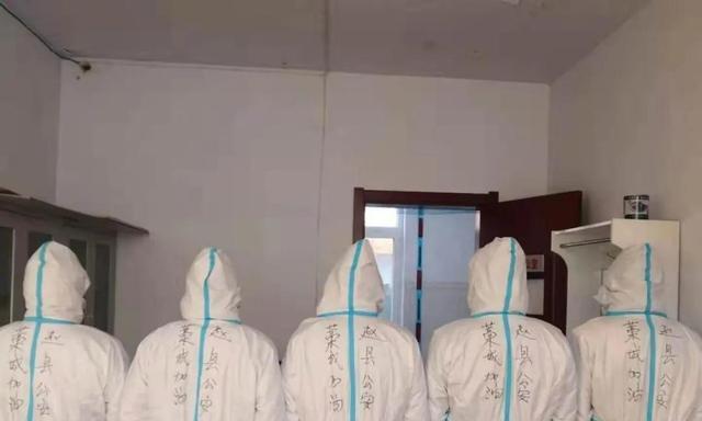 背起行囊，逆行而上——一个探险家的故事（探险家勇往直前，攀登世界之巅）