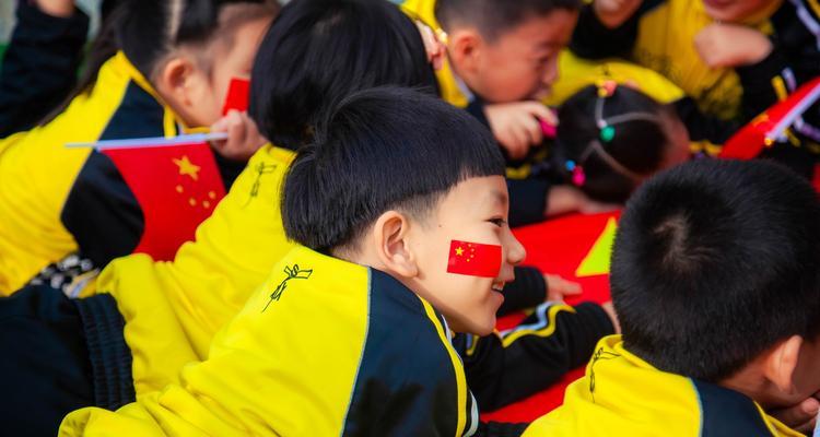 用一颗赤诚的爱国之心，跨越时空展现真正的民族精神