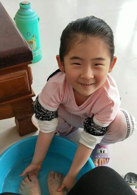 一份母爱与亲情，我的洗脚经历（青春的味道在足底留下）