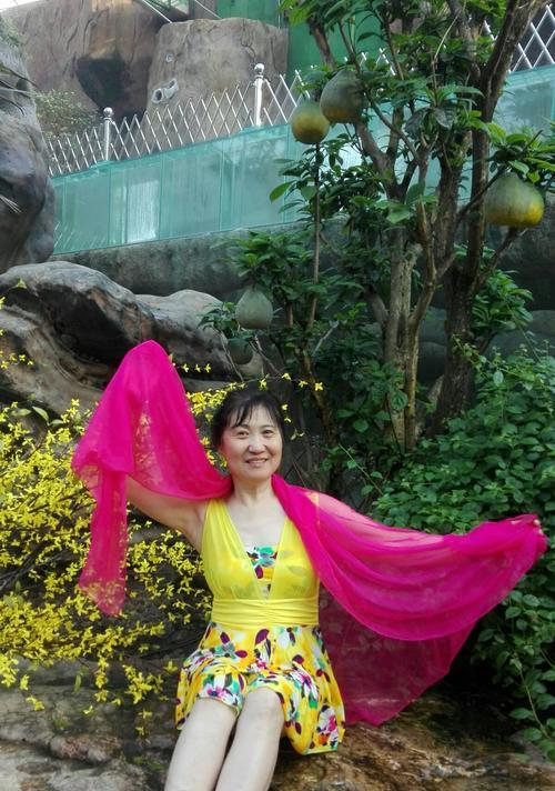 快乐着，无忧无虑（一个寻找内心平静的女孩）