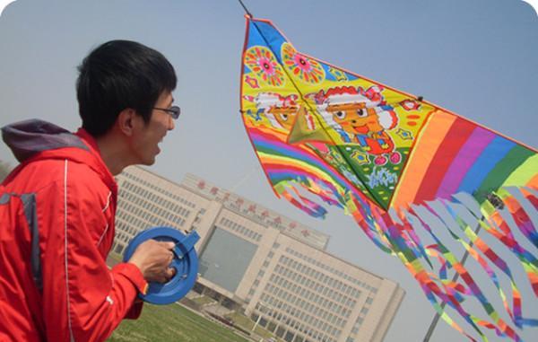 摇篮中的幻境（小女孩的奇幻之旅）