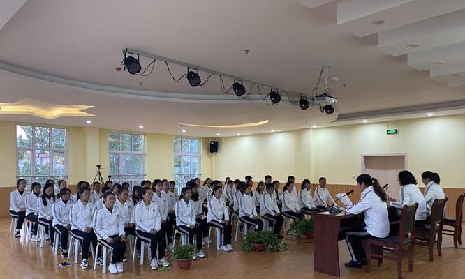 高尚的老师（指引者、榜样、温暖）
