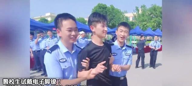 军训趣事大（军训中那些有趣的瞬间）