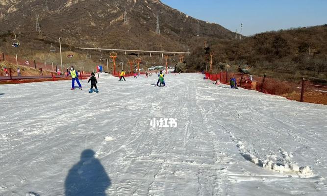 第一次滑雪，磕磕绊绊（从惊慌失措到恍然大悟，这是一次充满惊险和成长的体验）