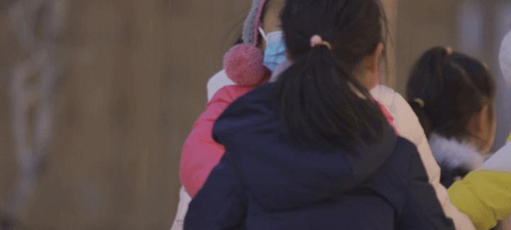 冬日温暖的爱（一份无私的陪伴）