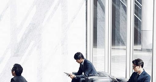 奋斗在校园的梦想之路（友情、成长与挑战）