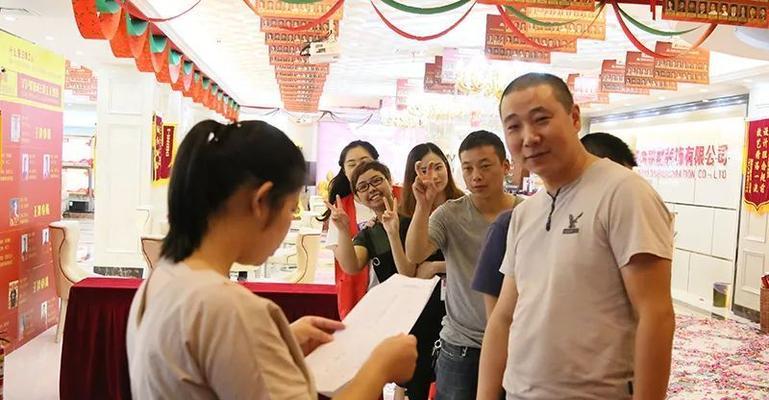 月圆人团圆，温情中秋（家人团聚，故事温馨）