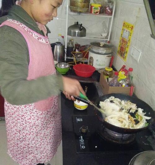 炒出美味，迎来新生——第一次炒菜的经历（一个新手的烹饪之路）