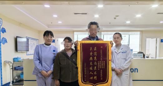 抗疫前线的感恩之心（医护人员用心呵护生命）